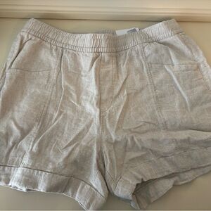 Cream Cargo Shorts with Elastic Waistband and Relaxed Fit